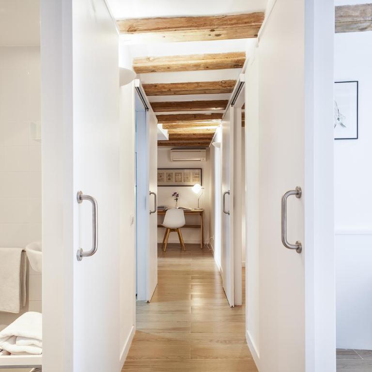 Inside Barcelona Apartments Esparteria - Large One-Bedroom Apartment - 7