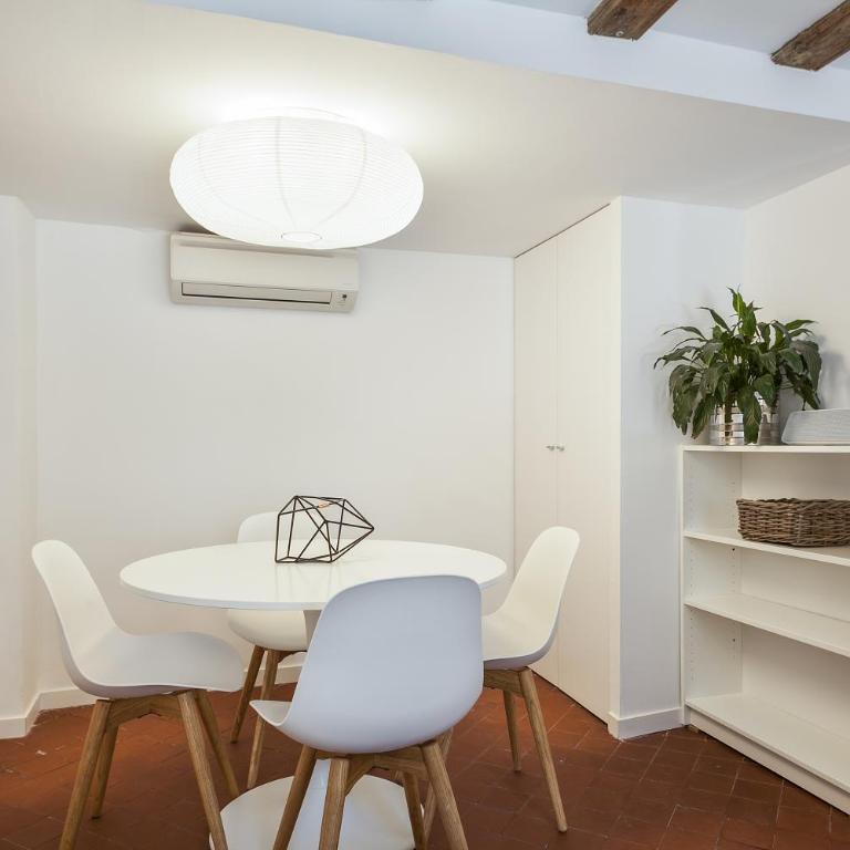 Inside Barcelona Apartments Esparteria - Large One-Bedroom Apartment - 5