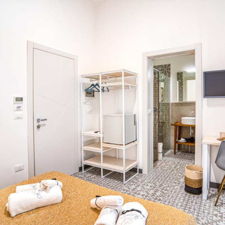 Suite Mariagiovanni - Camera Matrimoniale con Bagno Privato - 2
