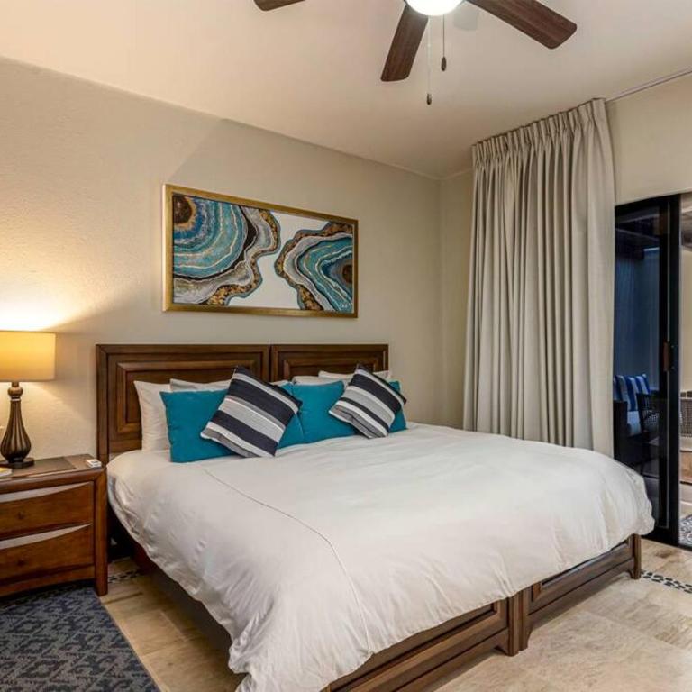 Chic Marina 2BR condo with Pool Access - Apartamento de 2 dormitorios - 10