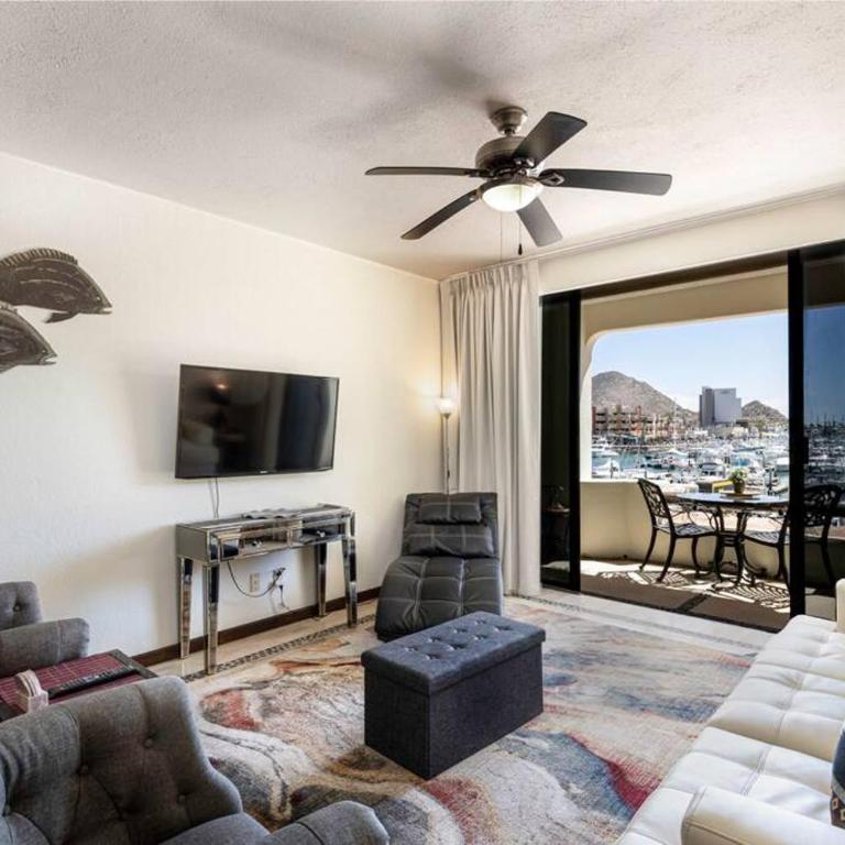 Chic Marina 2BR condo with Pool Access - Apartamento de 2 dormitorios - 14