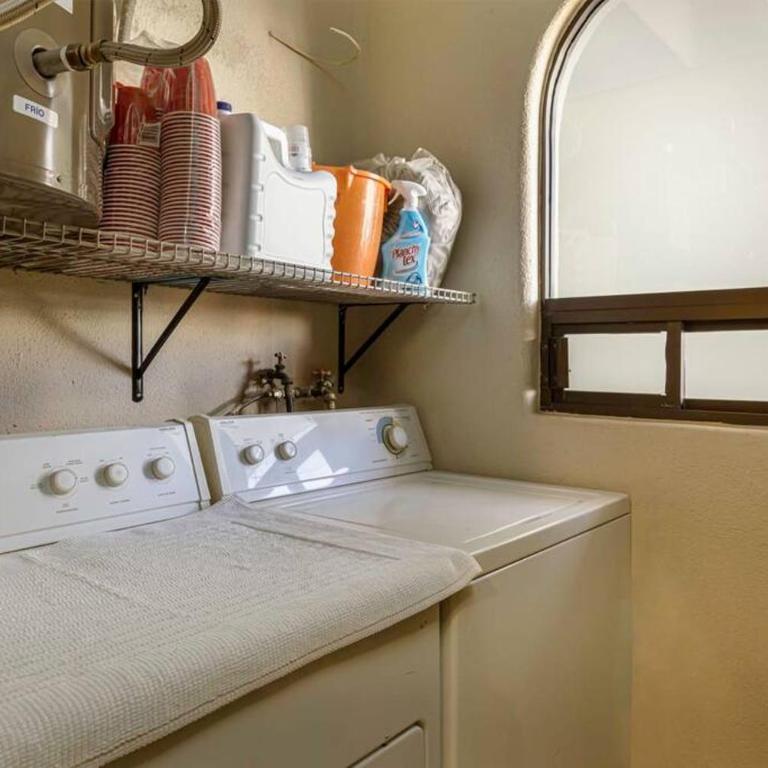 Chic Marina 2BR condo with Pool Access - Apartamento de 2 dormitorios - 23