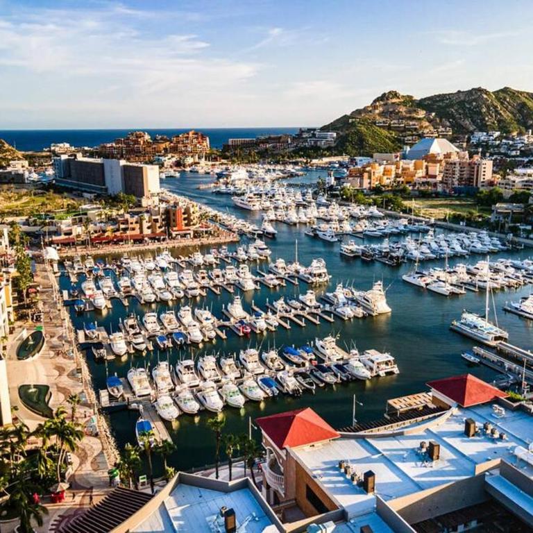 Chic Marina 2BR condo with Pool Access - Apartamento de 2 dormitorios - 24