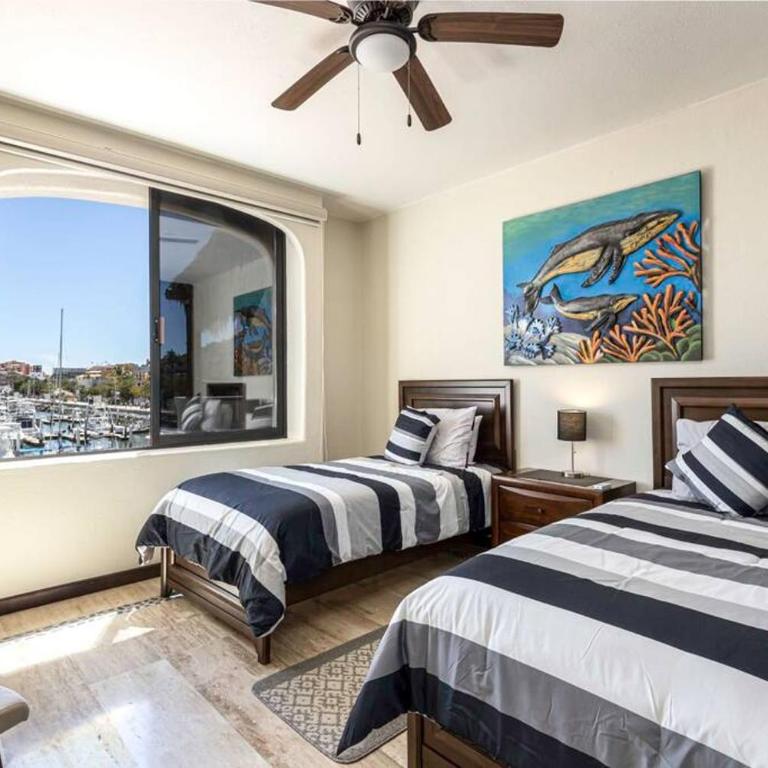 Chic Marina 2BR condo with Pool Access - Apartamento de 2 dormitorios - 25