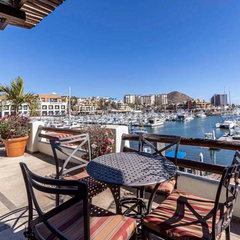 Chic Marina 2BR condo with Pool Access - Apartamento de 2 dormitorios - 26