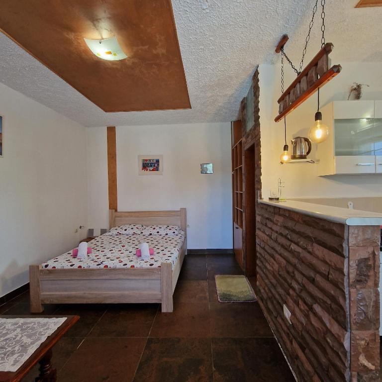 Apartmani Vlahović - Studio Apartment with Balcony - 17