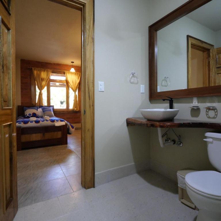 Casa del Rio en MINDO - Family Room with Garden View - 10