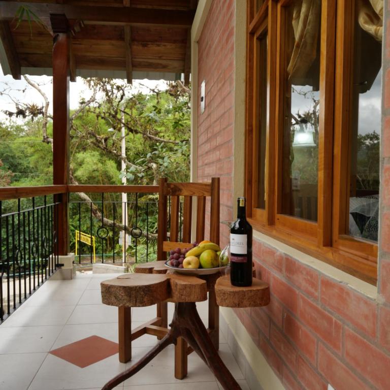 Casa del Rio en MINDO - Family Room with Mountain View - 13