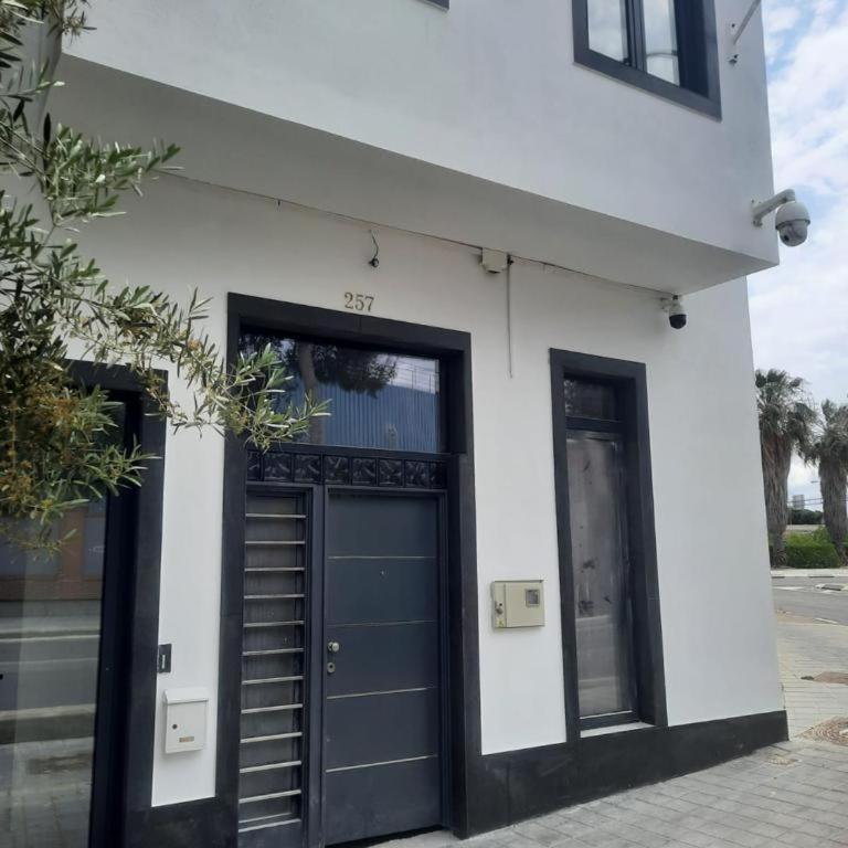 Luxury Holiday House - Two-Bedroom House - 4
