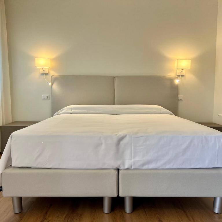Ancora Suites - Camera Deluxe Matrimoniale/Doppia con Letti Singoli con Vista Lago - 14