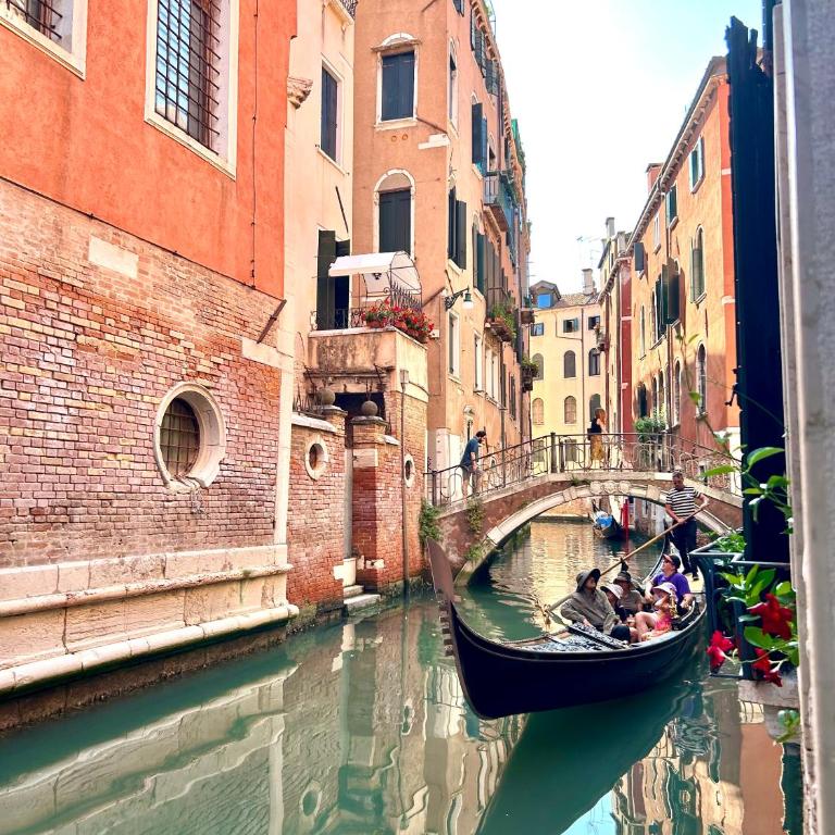 Hotel Alcyone - Camera Matrimoniale Superior con Vista Canale - 5