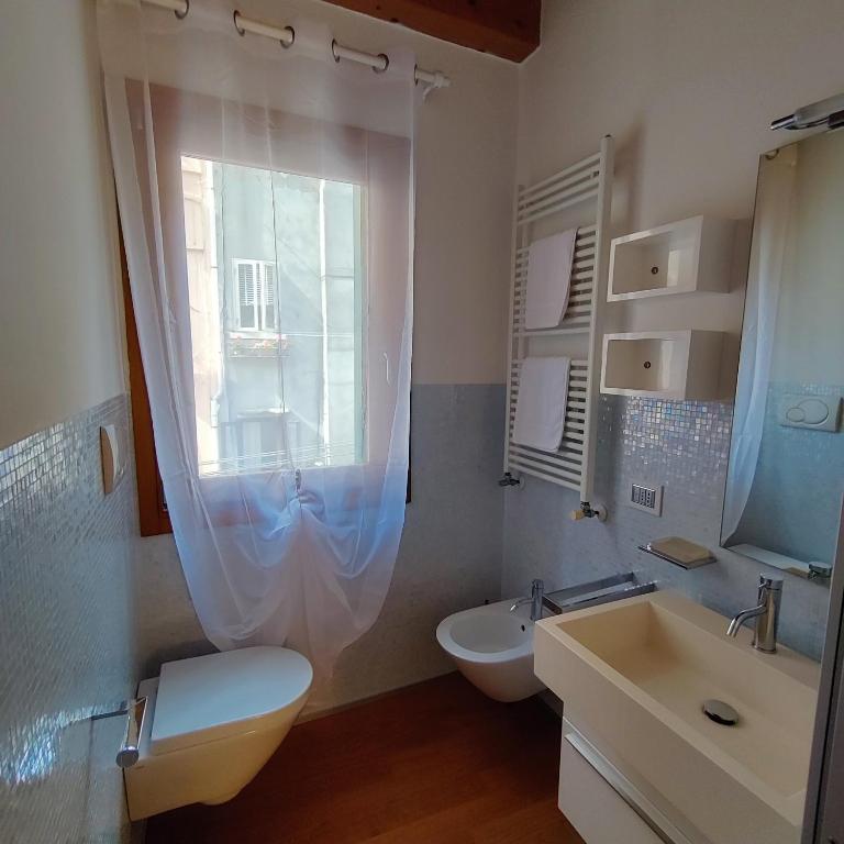Palazzo degli Artisti - Appartamento con 2 Camere da Letto - 10