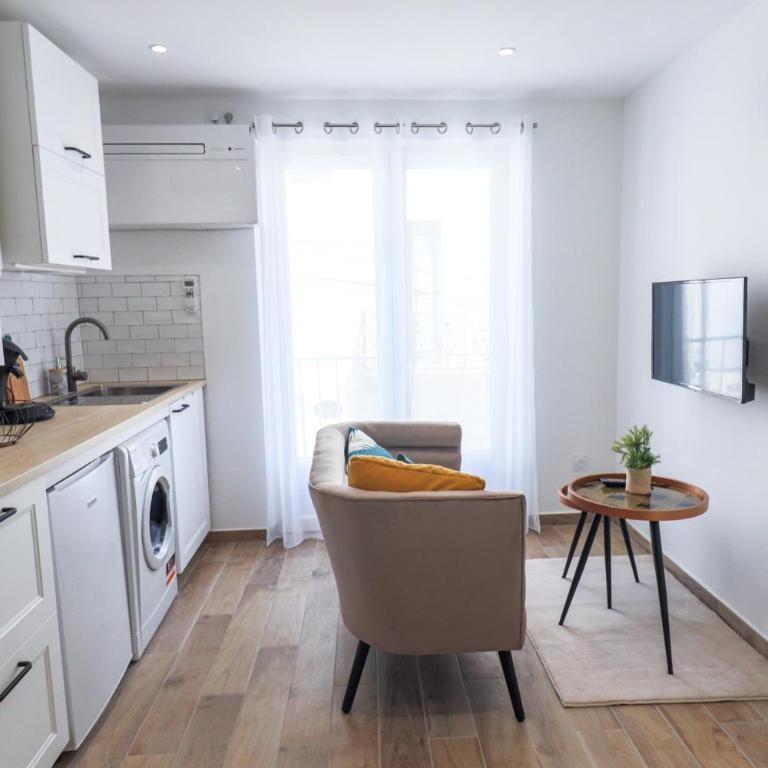 Charmant Studio Climatisé 'Alma 1' - Béziers Centre - Wifi Fibre - Netflix - Appartement 1 Chambre - 2