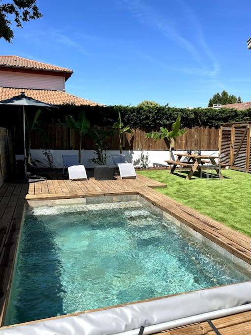 Logement avec piscine privée chauffée - Maison 2 Chambres - 1
