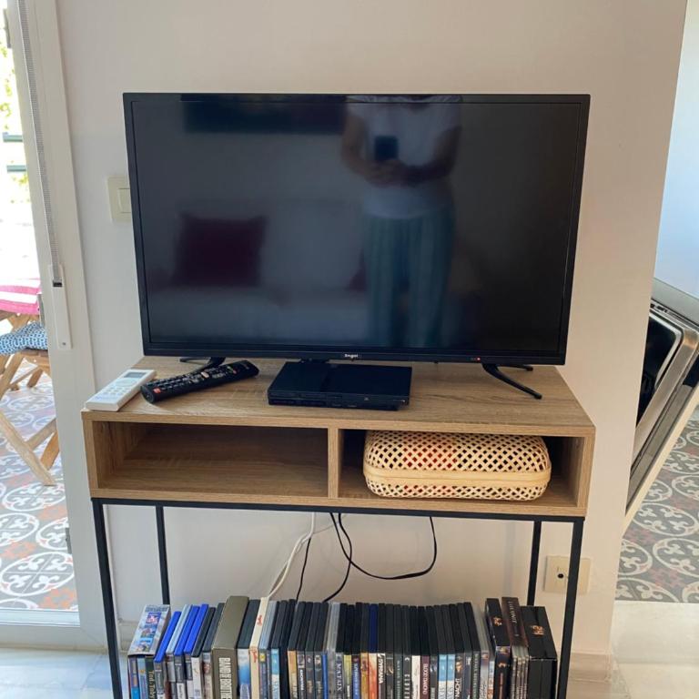 Piso muy moderno para 4 personas y una cuna a 7 min caminando a la playa, con aire, balcón con vistas y 2 piscinas - Apartamento de 2 dormitorios - 33