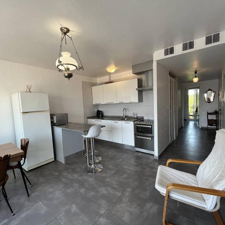 Appartement rénové T3, 6 couchages, proche plage et commerces, parking sécurisé, animaux acceptés - FR-1-106-56 - Apartment - 11