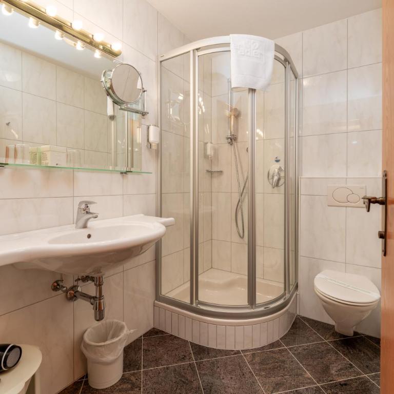 Hotel Schwarzer Adler - Großes Doppelzimmer - 6