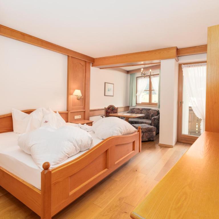 Hotel Schwarzer Adler - Großes Doppelzimmer - 4