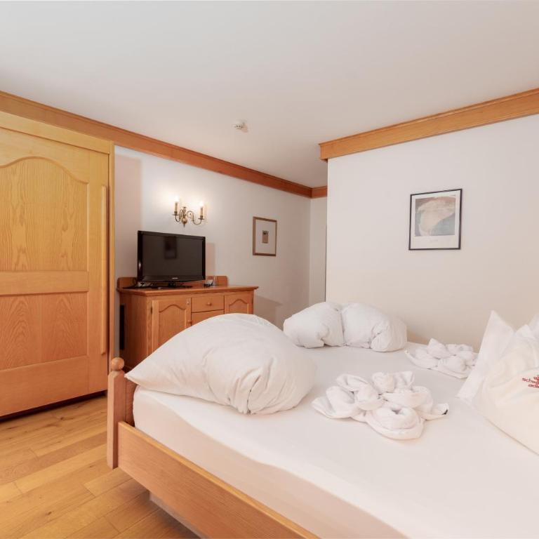 Hotel Schwarzer Adler - Großes Doppelzimmer - 5