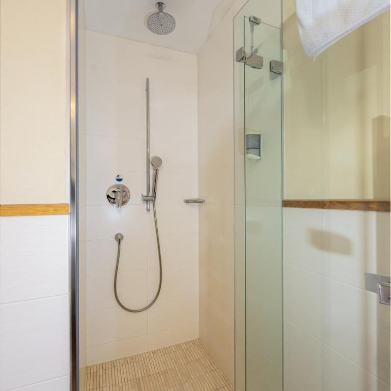 Hotel Schwarzer Adler - Suite - 4