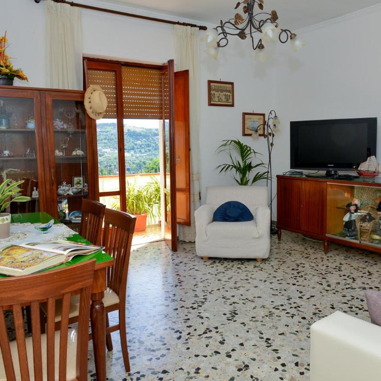 La casa dei Nonni - Two-Bedroom Apartment - 9