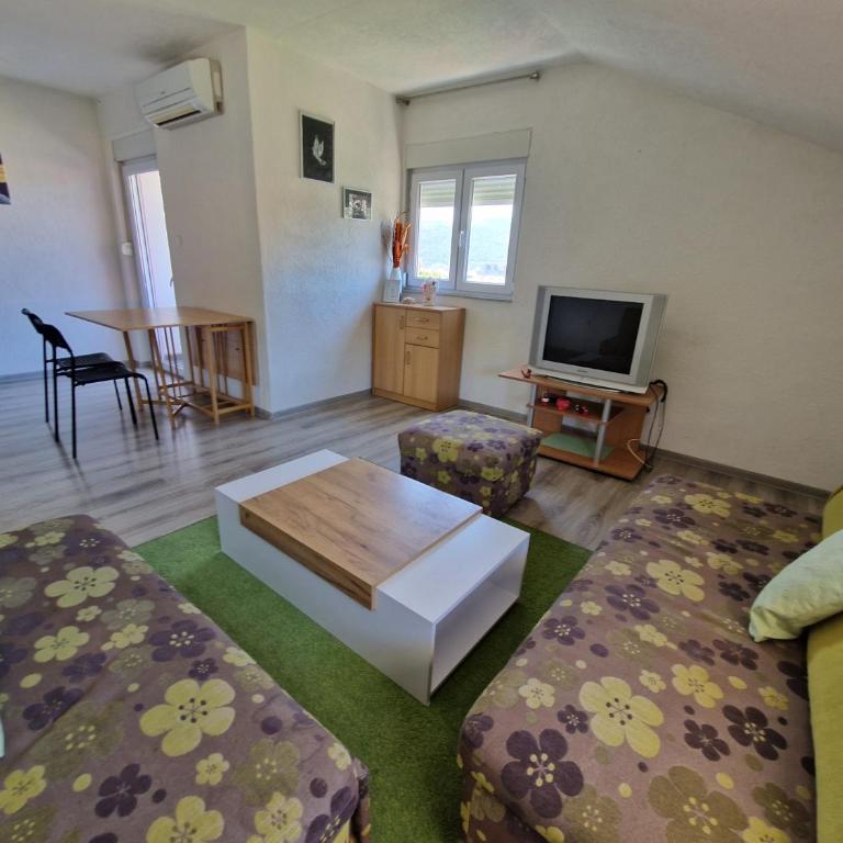 Sweet guesthouse - Apartman sa Balkonom - 8