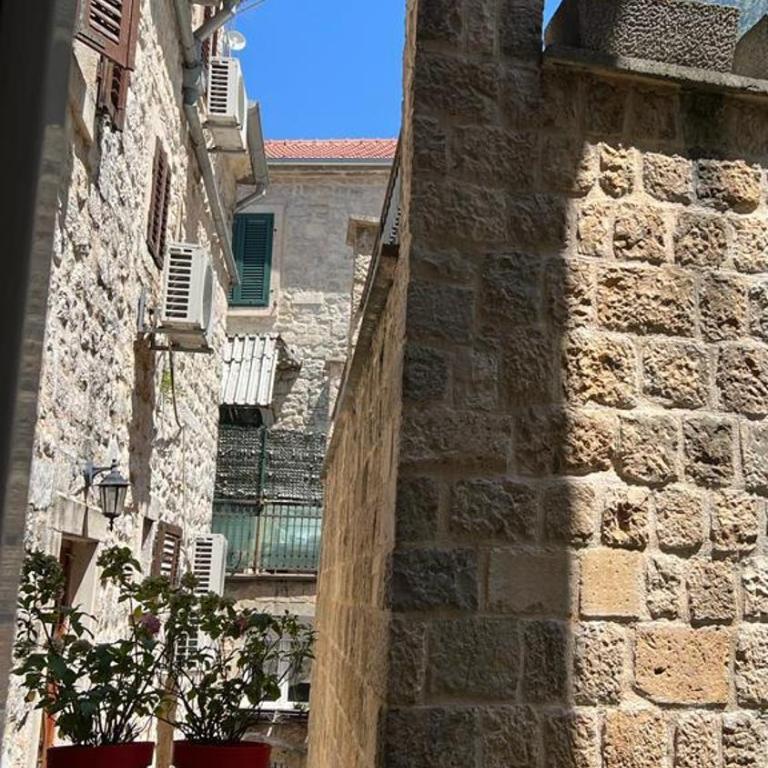 Royal House - Studio Apartment - 11