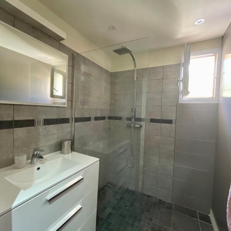 Chambre d'hôtes avec Jacuzzi Ventoux Cocoon - Chambre Double avec Salle de Bains Privative - 17