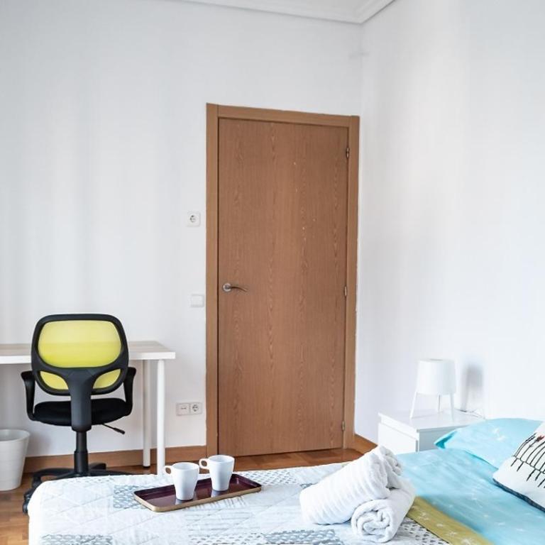 Adaptado y cómodo apartamento en Iturrama - Apartamento de 3 dormitorios - 14