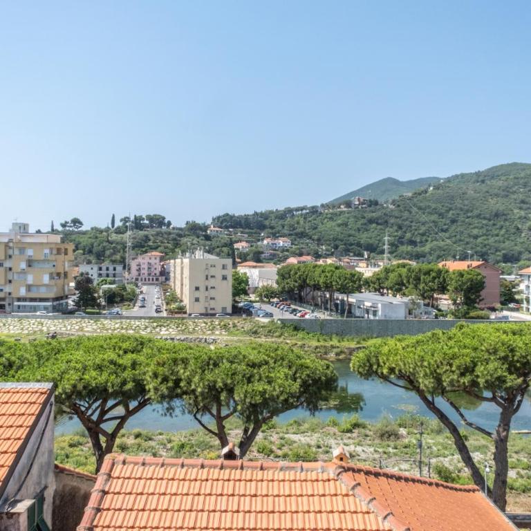 Palazzo Oddo Camere in palazzo storico nel centro di Albenga - Suite con Vista Fiume - 12