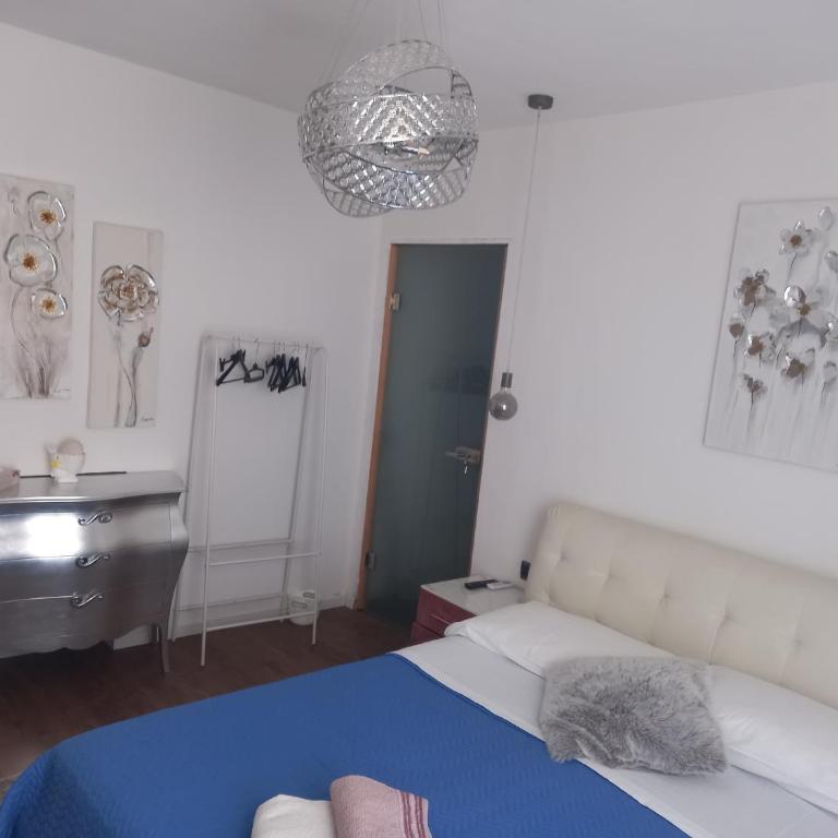 Arena in fiera - Three-Bedroom Apartment with Balcony - 20