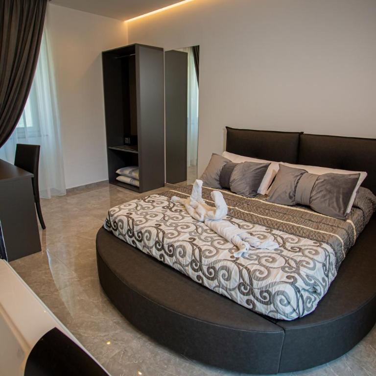 Forever Luxury Rooms - Suite King con Vasca Idromassaggio - 9