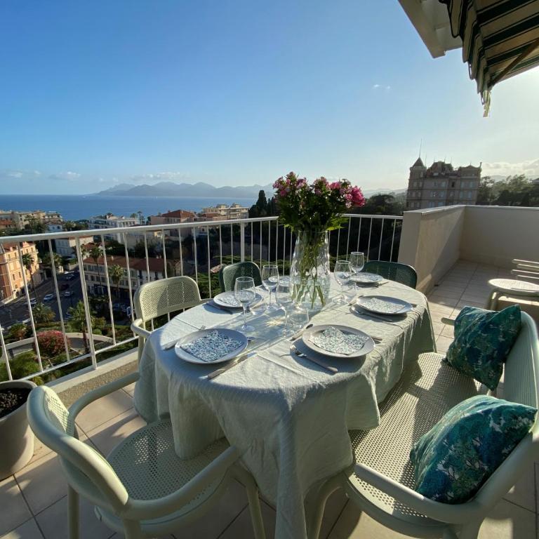 Vue mer à couper le souffle - nouveau entièrement rénové - Appartement 2 Chambres - 17
