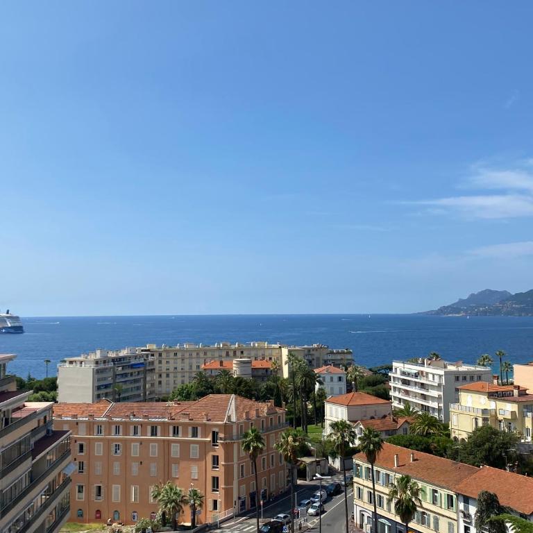 Vue mer à couper le souffle - nouveau entièrement rénové - Appartement 2 Chambres - 32