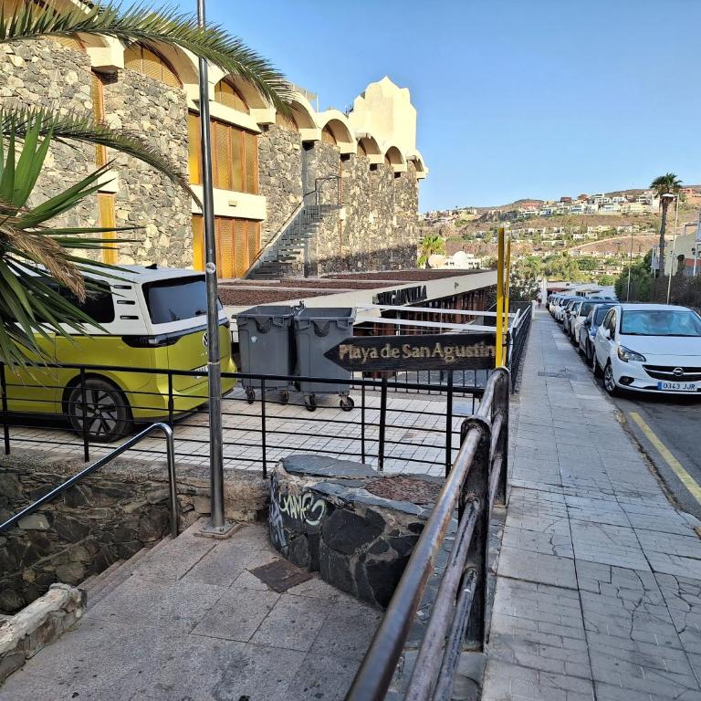 White and Quiet! Modern apartment in San Agustin - One-Bedroom Apartment - 25