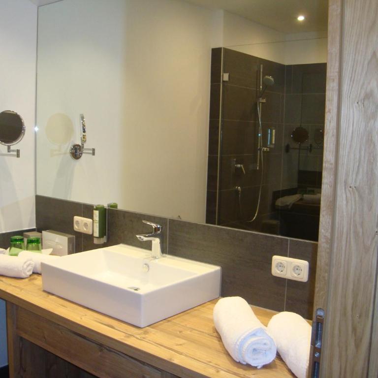 Hotel Franzlhof - Doppelzimmer mit Balkon - 8