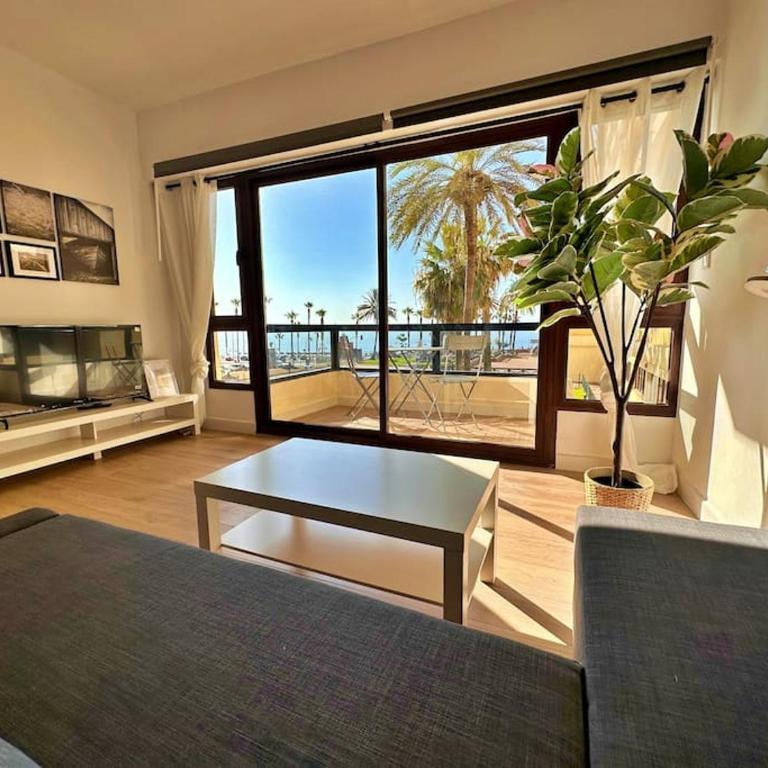Apartamento frente mar y playa. - One-Bedroom Apartment - 1