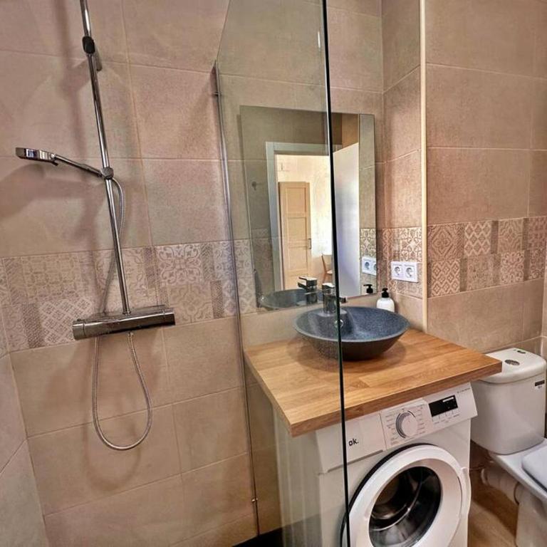 Apartamento frente mar y playa. - One-Bedroom Apartment - 2