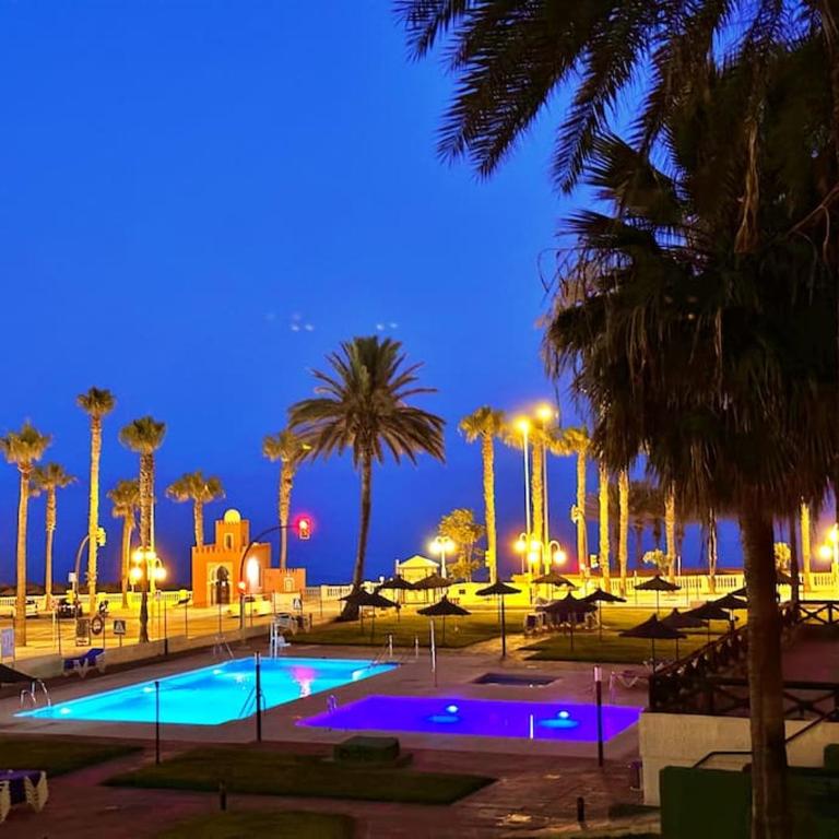 Apartamento frente mar y playa. - One-Bedroom Apartment - 5