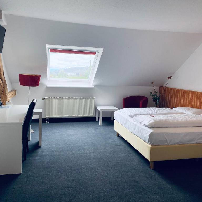 Landhotel Zerlaut - Comfort Dreibettzimmer - 4