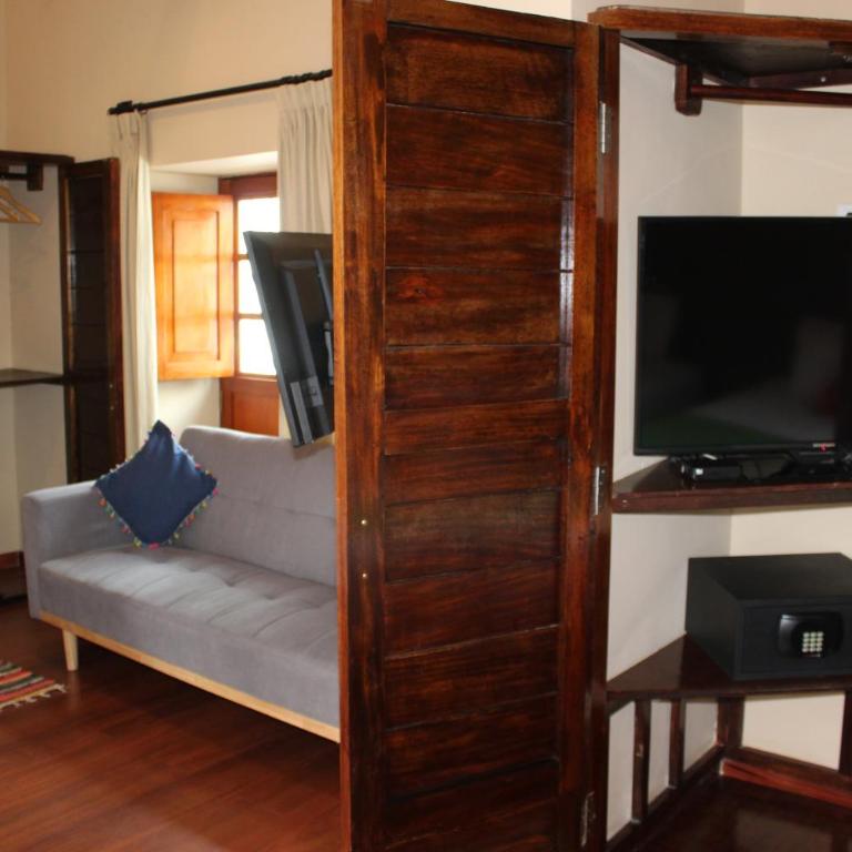 Union Hotel Cusco - Superior Quadruple Room - 11