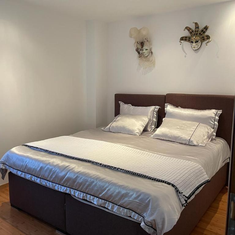 Riverside Villa - One-Bedroom Apartment - 5
