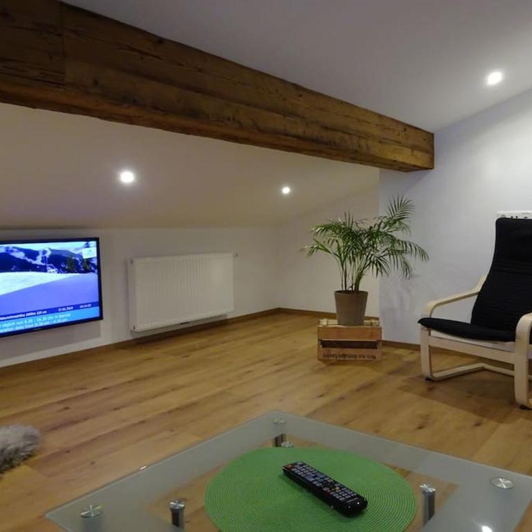 Gemütliche Dachgeschosswohnung mit Balkon & Garten - Apartment mit 3 Schlafzimmern - 19