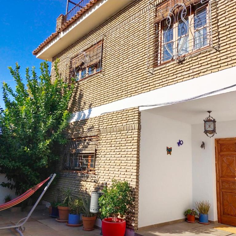 Preciosa casa grande con patio en Sevilla 8PAX - Casa de 4 dormitorios - 2