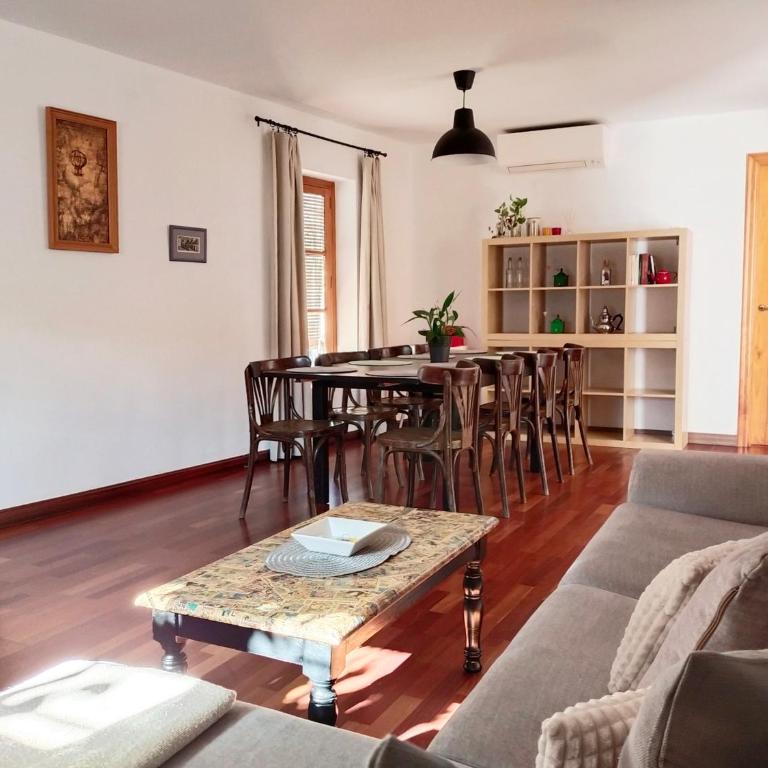 Preciosa casa grande con patio en Sevilla 8PAX - Casa de 4 dormitorios - 11