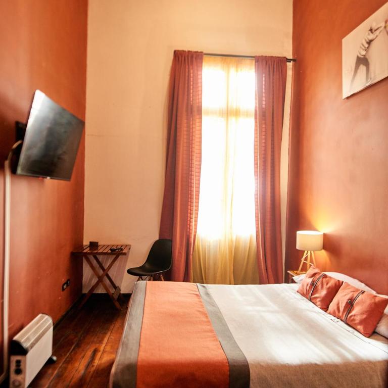 Maki Hostels & Suites Valparaiso - Habitación Doble con baño privado externo - 5