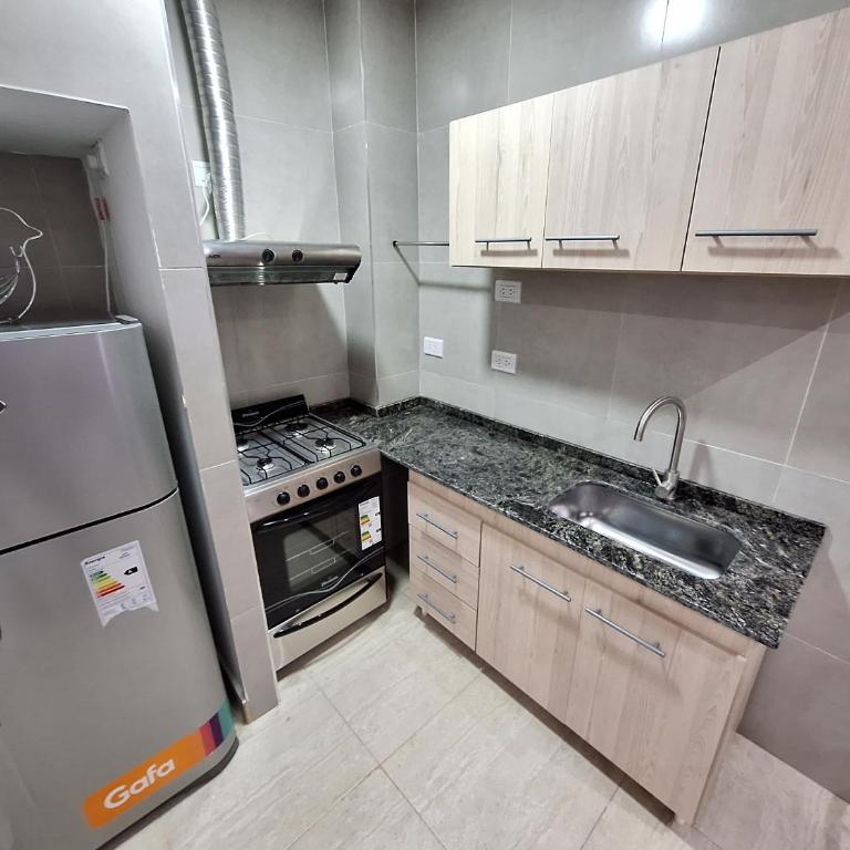 Complejo Turístico Mendoza - Apartamento con vistas a la piscina - 10