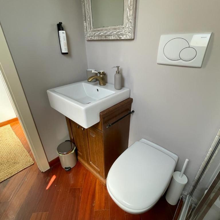 Apulia Journey - Manzoni 11 - Family Room with Private Bathroom - 4