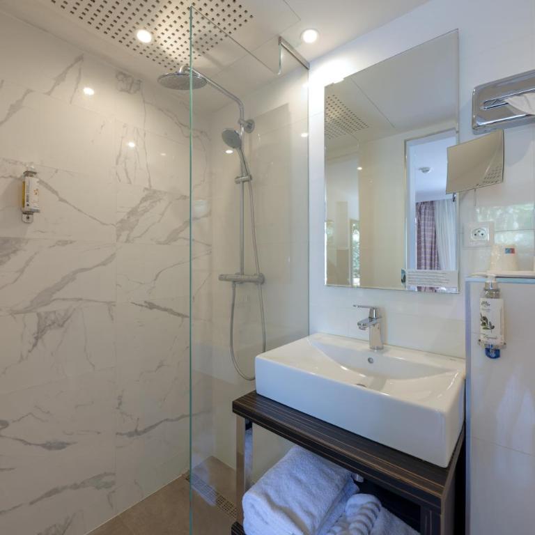 Hotel Saint Christophe - Chambre Double Supérieure - Vue sur Jardin - 8