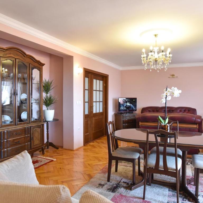 Vila Apartments Lidija - Deluxe Family Suite - 1